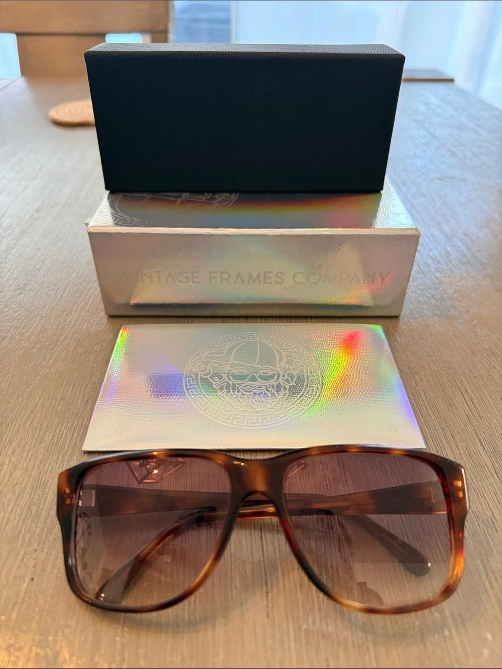 Woman’s vintage Tortoiseshell Sunglasses - Brown Lenses